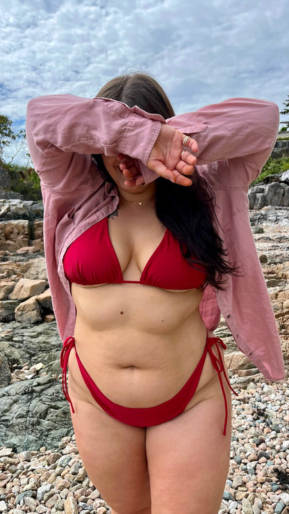 Maree wears the Bella Bikini in Crimson.